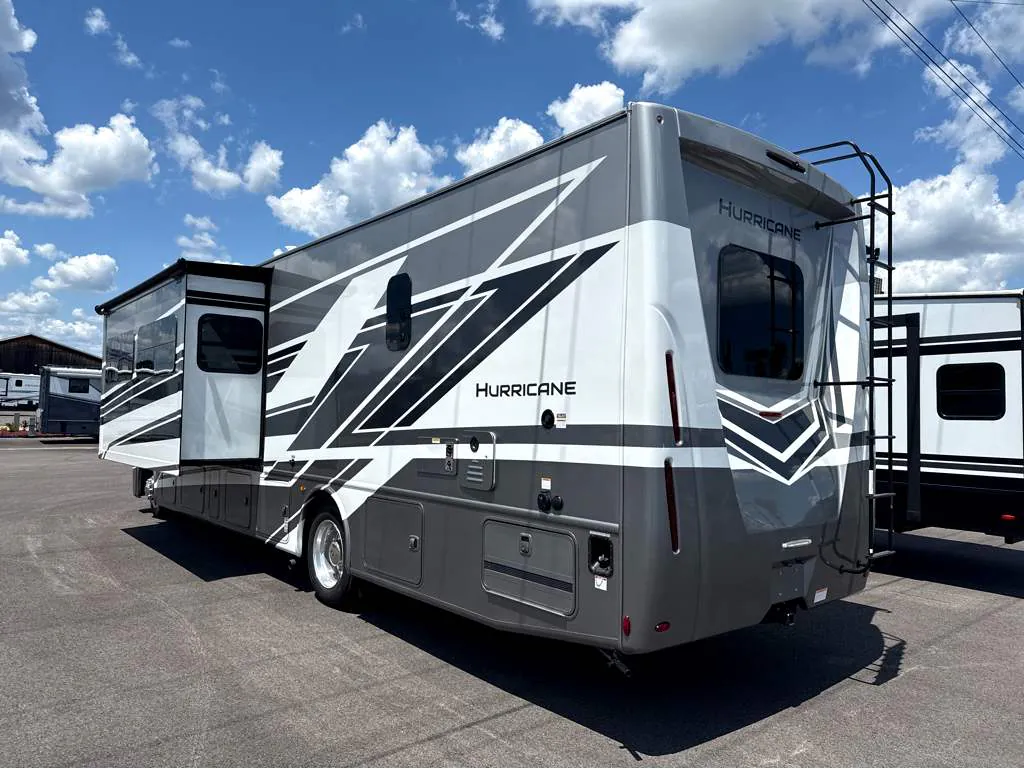2027 Thor Motor Coach Hurricane 35A - Photo 4