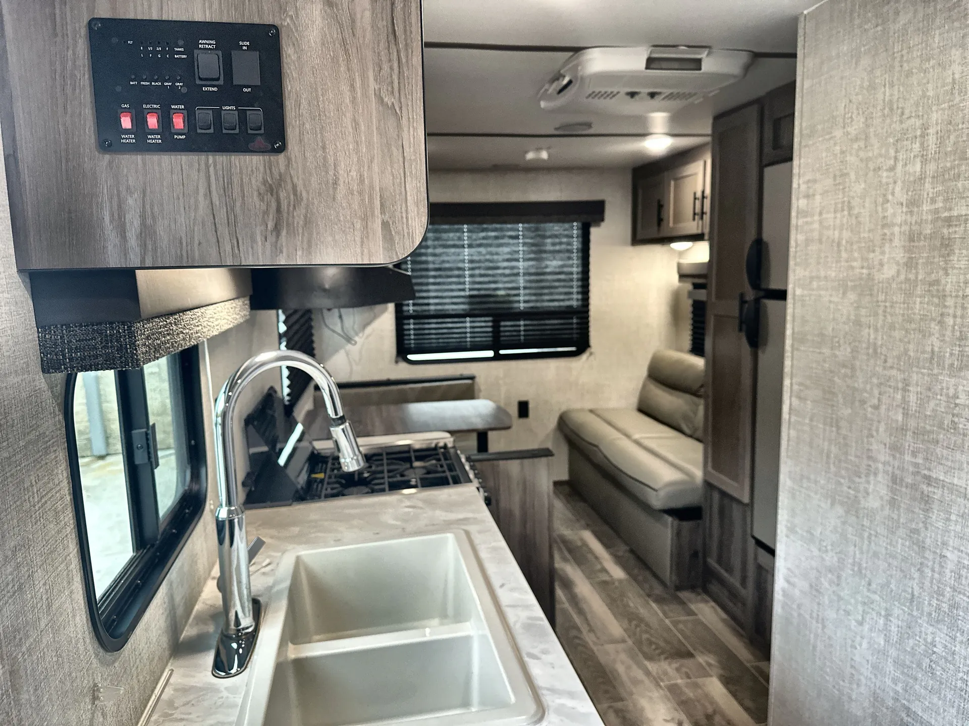 2022 Gulf Stream Ameri-Lite Ultra-Lite 22RSD — living area main