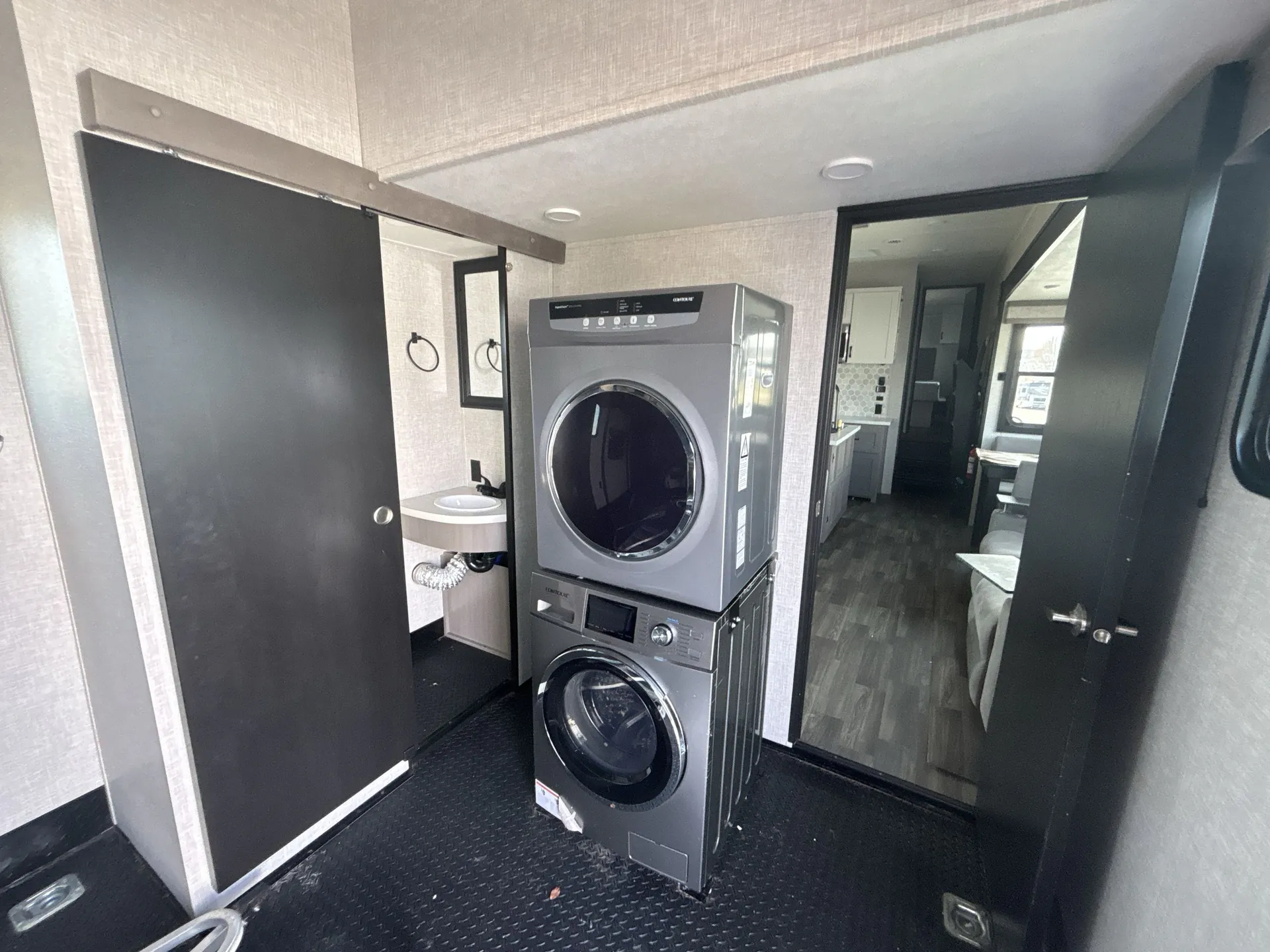 2025 Jayco Seismic 395 — living area main