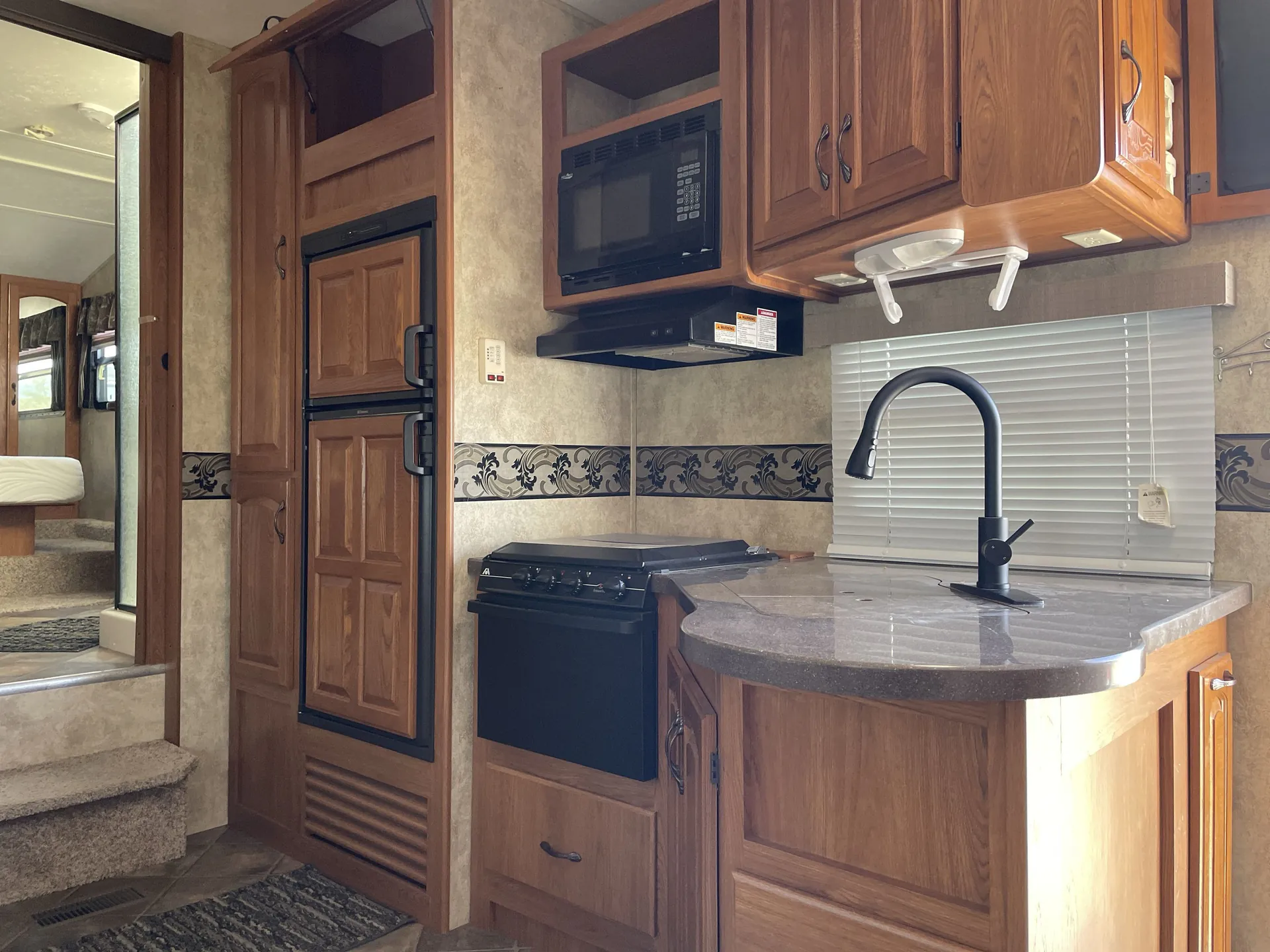 2012 Keystone Sprinter 252FWRLS — living area main
