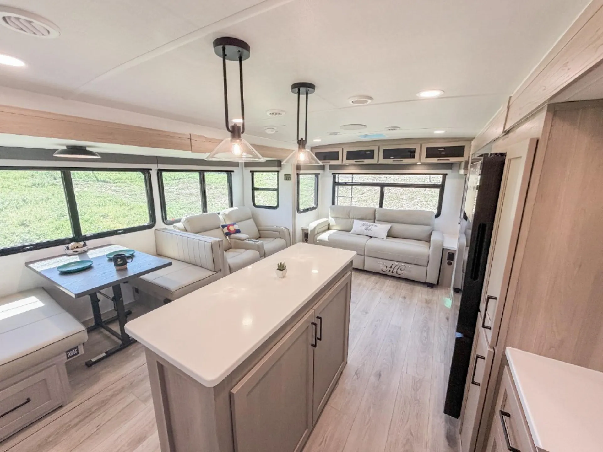 2026 Forest River Rockwood Ultra Lite 2906RL — Photo 5