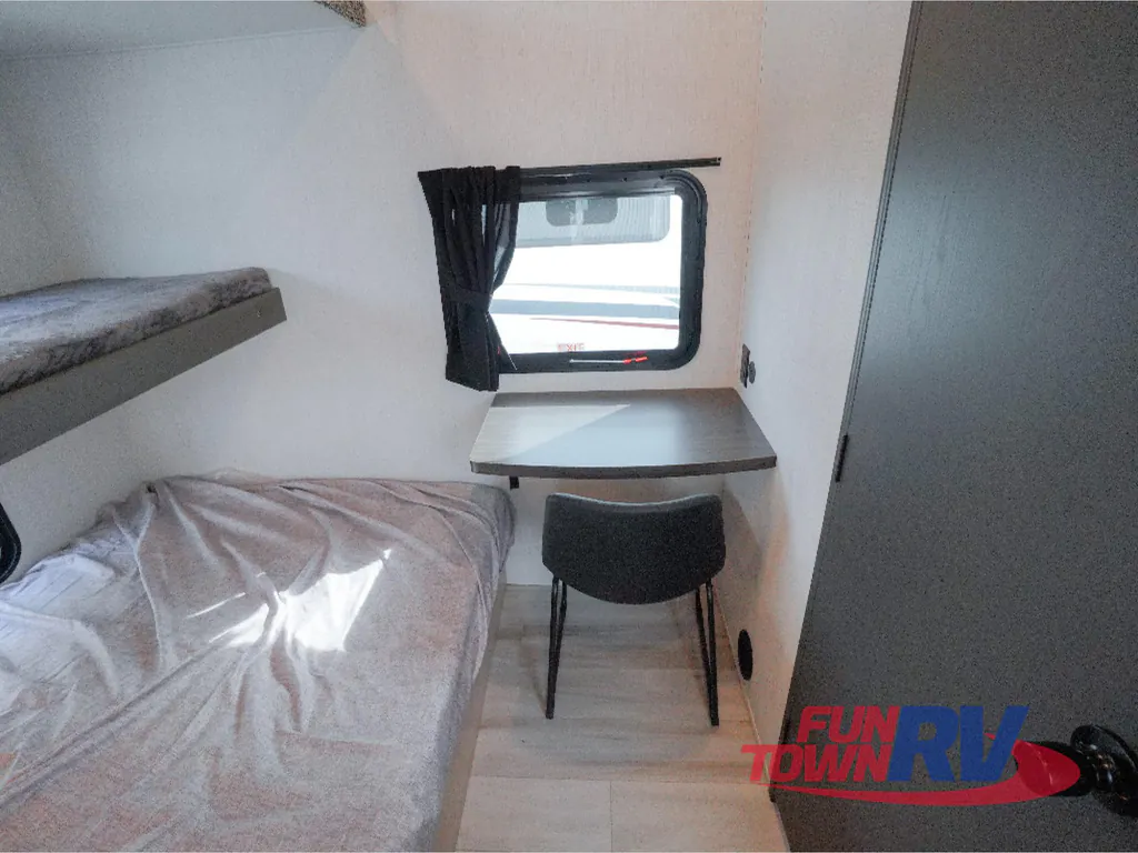 2026 Forest River Cardinal 34CRIB, Photos photo 18