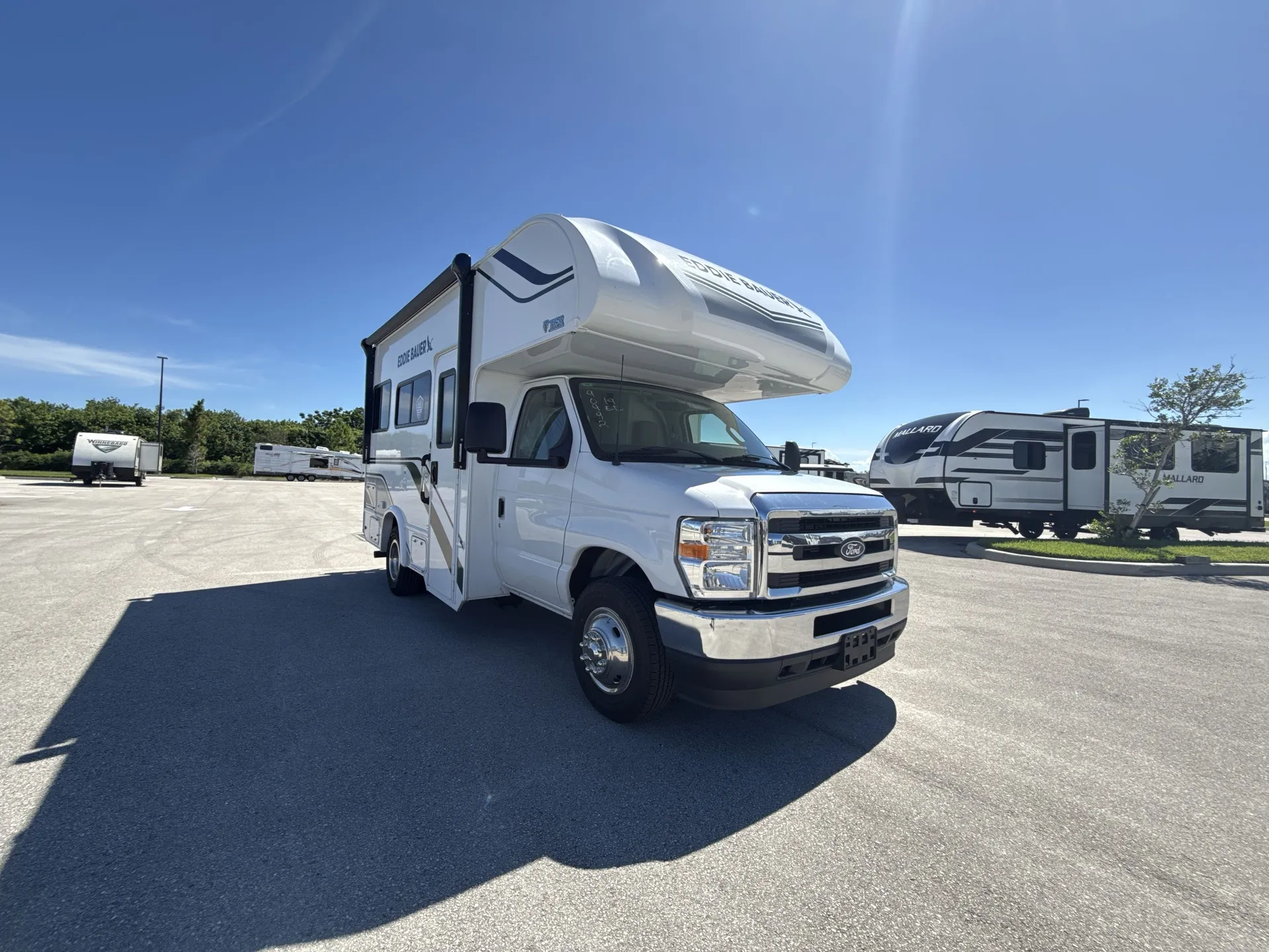 2026 Thor Motor Coach Freedom Eddie Bauer 19ED - Photo 2