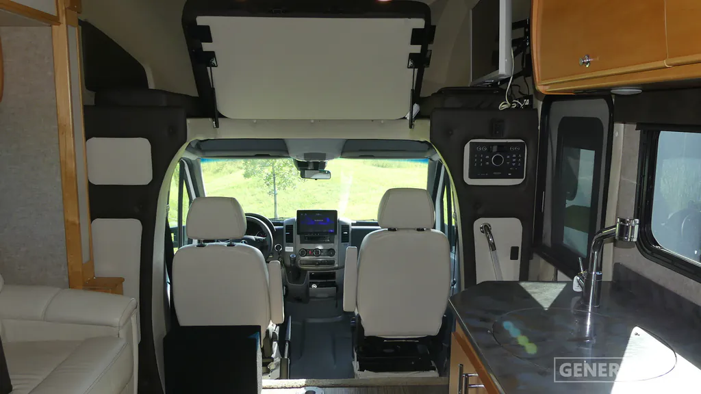 2017 Tiffin Wayfarer 24 QW, Photos photo 13
