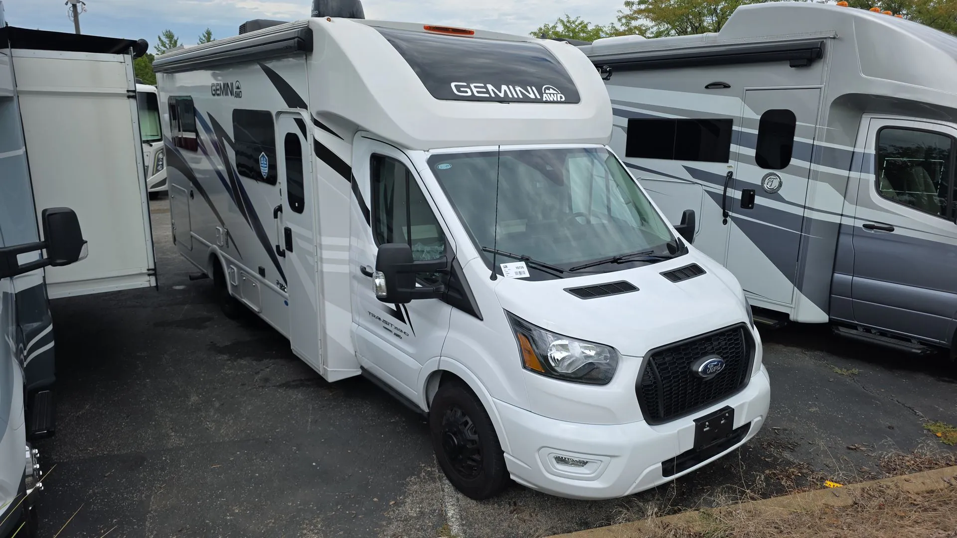 2026 Thor Motor Coach Gemini AWD 24KB - Photo 2
