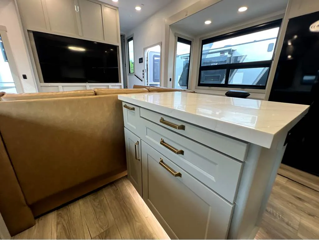 2025 Brinkley Model G 3950, Photos photo 13