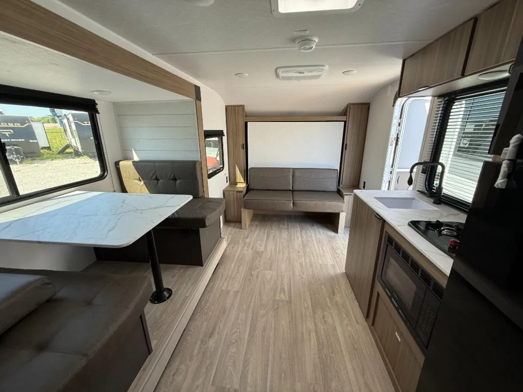 2027 Forest River Wildwood FSX 178BH, Photos photo 4