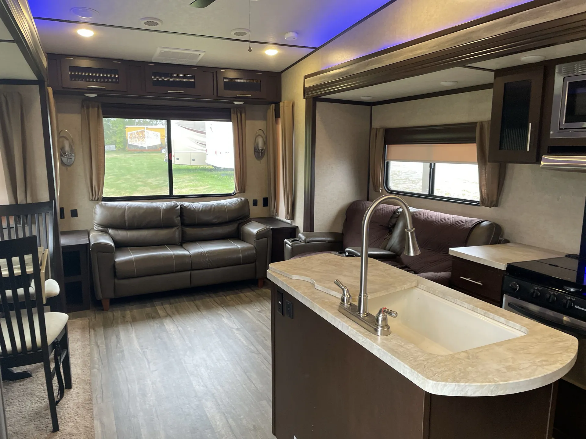 2017 Forest River Cherokee Arctic Wolf 285DRL4 — living area main