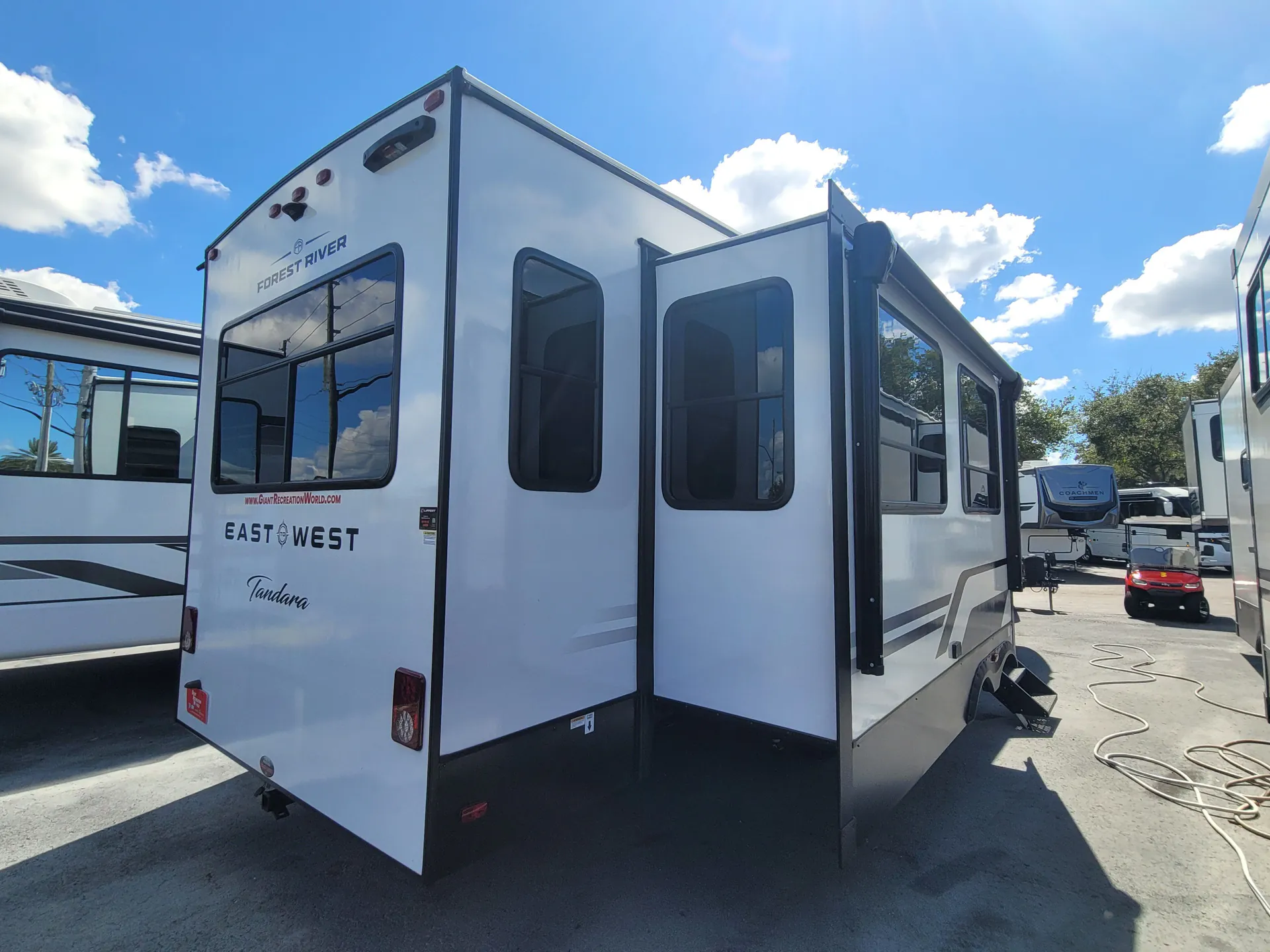 2026 East to West Tandara 295RL - Photo 4