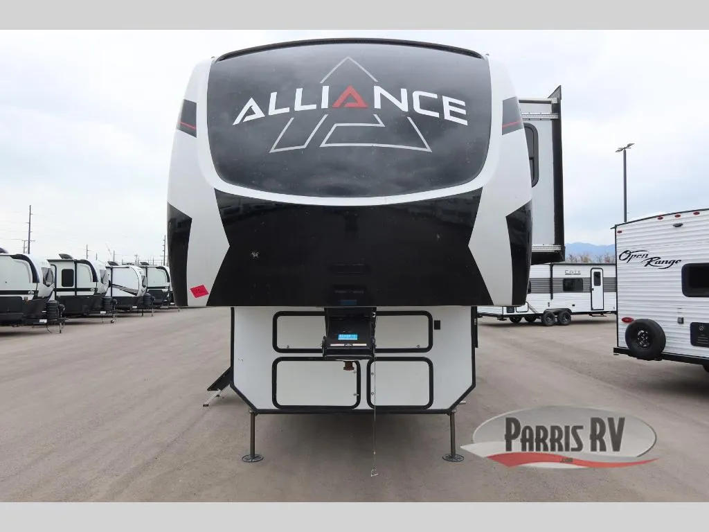 2022 Alliance RV Valor 40V13 - Photo 4