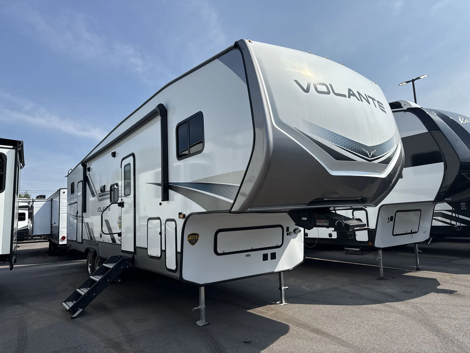2024 CrossRoads Volante VL310BH - Photo 2