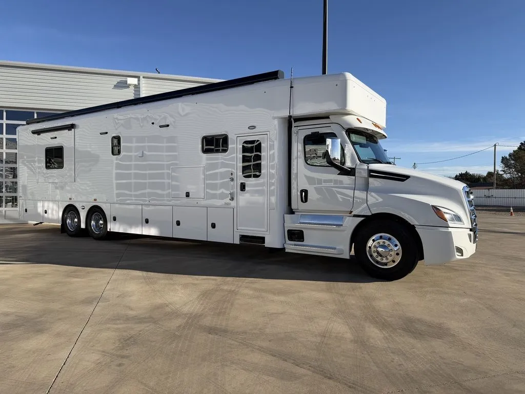 2026 ShowHauler 36KTSSL-B - Main photo