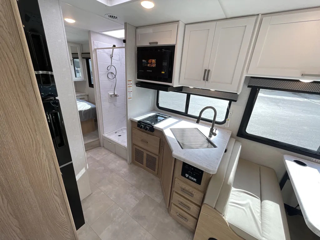 2026 Thor Motor Coach Freedom Elite 28HZ, Photos photo 10