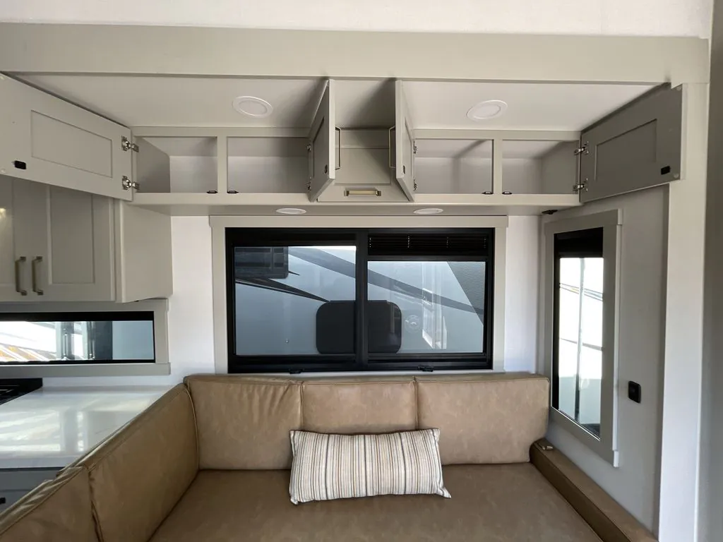 2025 Brinkley Model G 3250, Photos photo 7