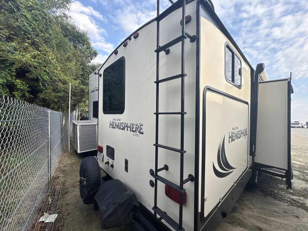 2017 Forest River Salem Hemisphere Lite 300BH, Photos photo 7