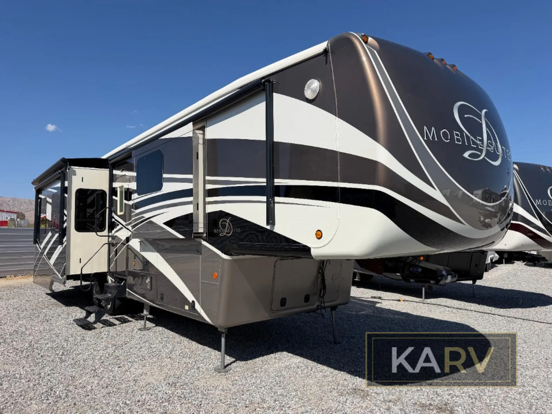 2017 DRV Mobile Suites 39DBRS3 - Photo 2
