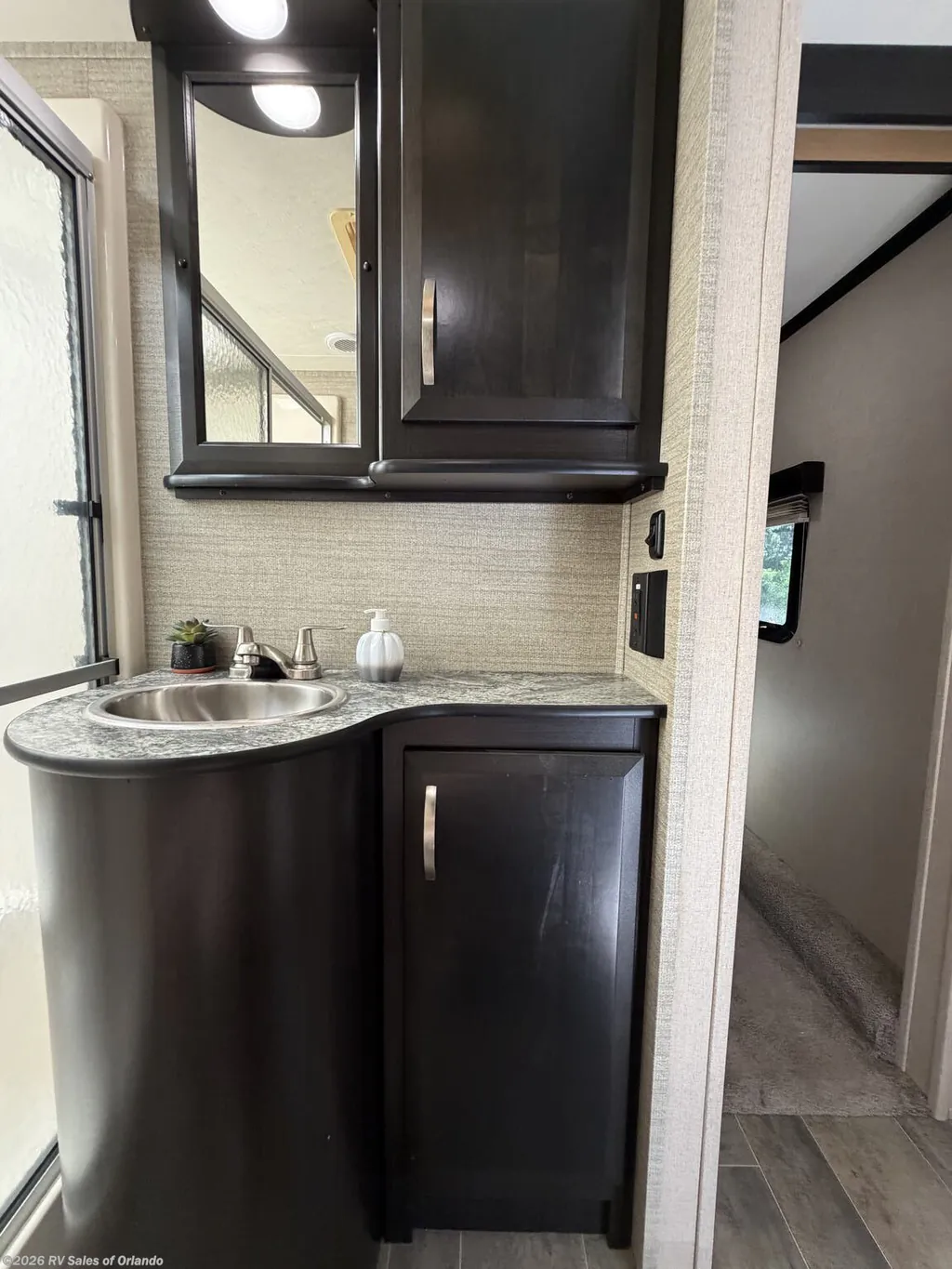 2018 Dutchmen Voltage Triton 3551, Photos photo 31