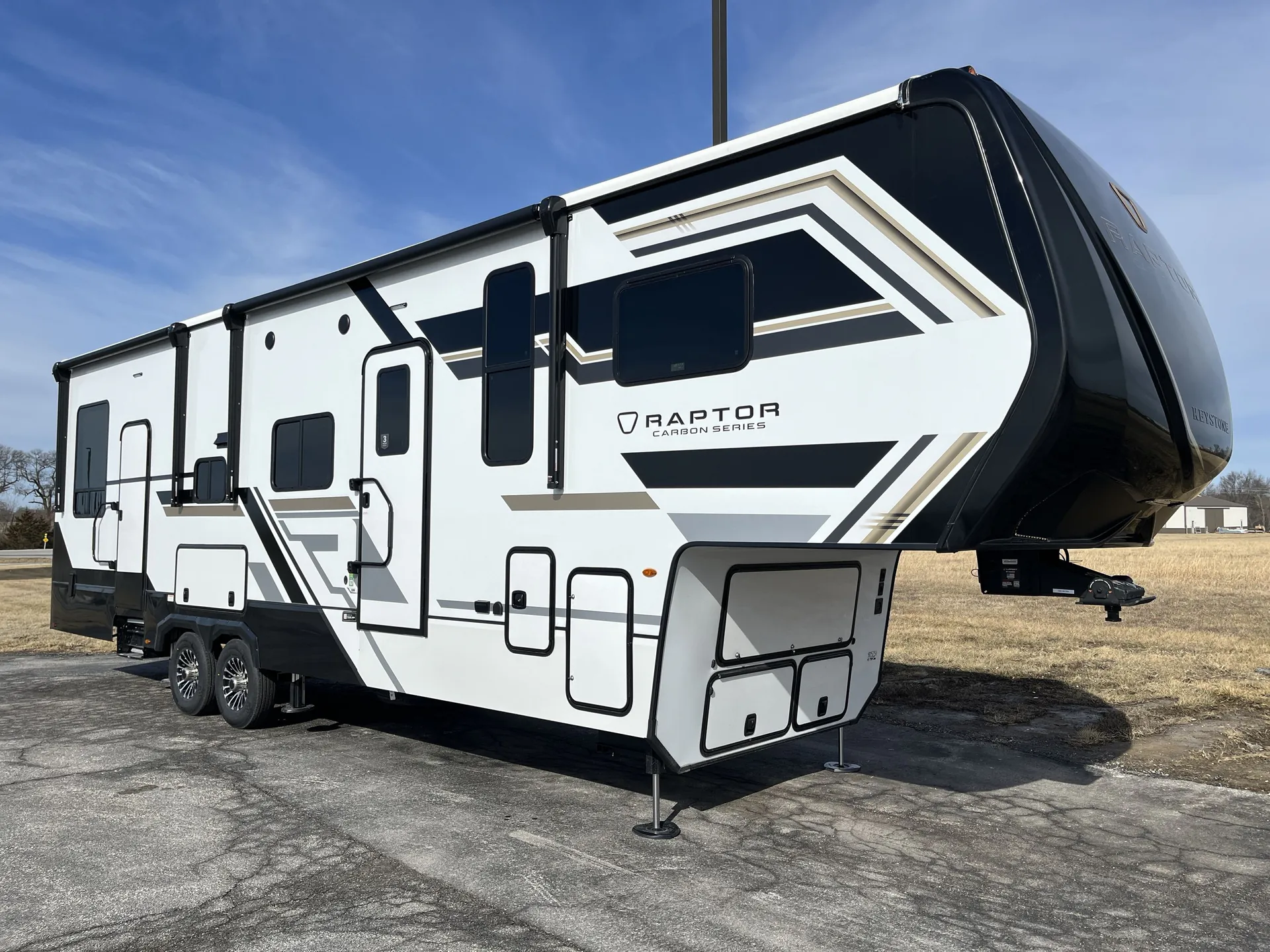 2026 Keystone Carbon 338 - Photo 2