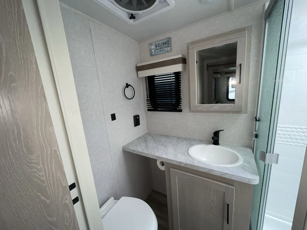 2023 Forest River Rockwood Ultra Lite 2614BS, Photos photo 19