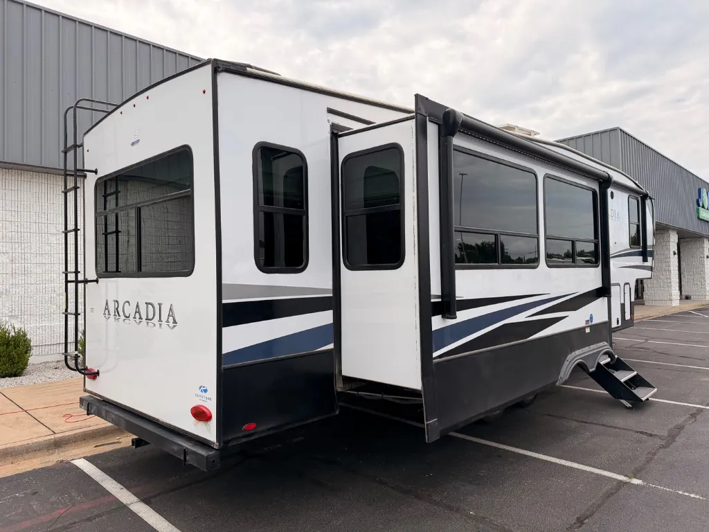 2023 Keystone Arcadia 3260RL - Photo 4