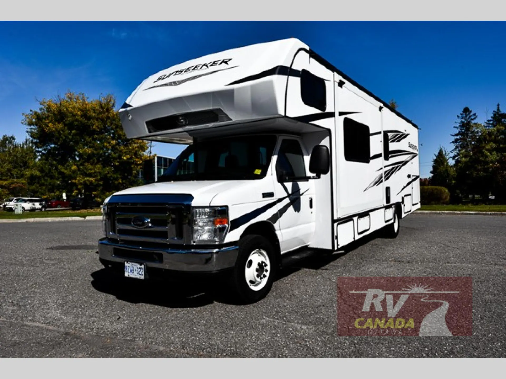 2024 Forest River Sunseeker LE 3250DSLE - Photo 3