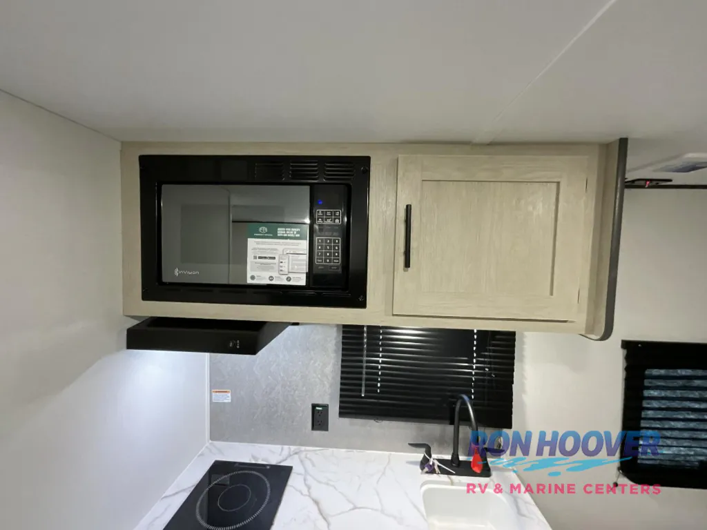 2026 Shasta Compact 17DB, Photos photo 10