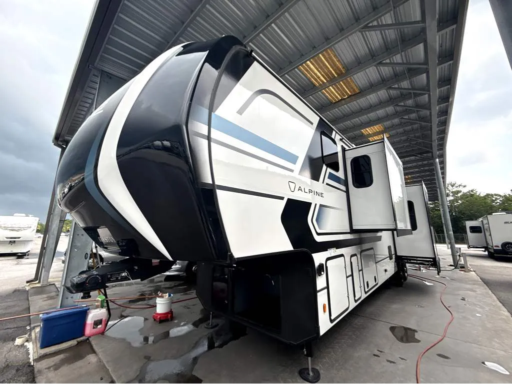 2026 Keystone Alpine 3910RK - Photo 3