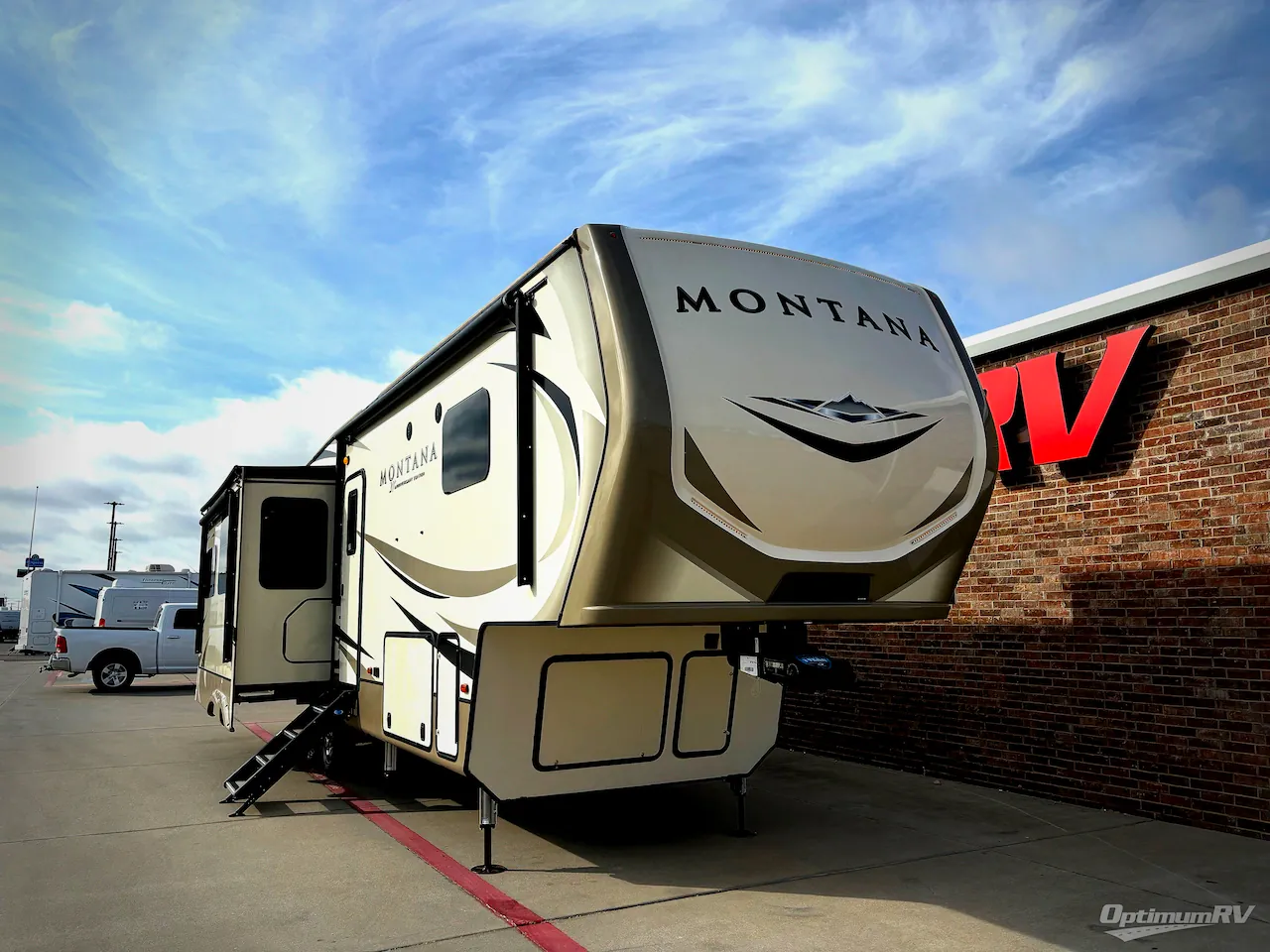 2019 Keystone Montana 3130RE - Photo 2