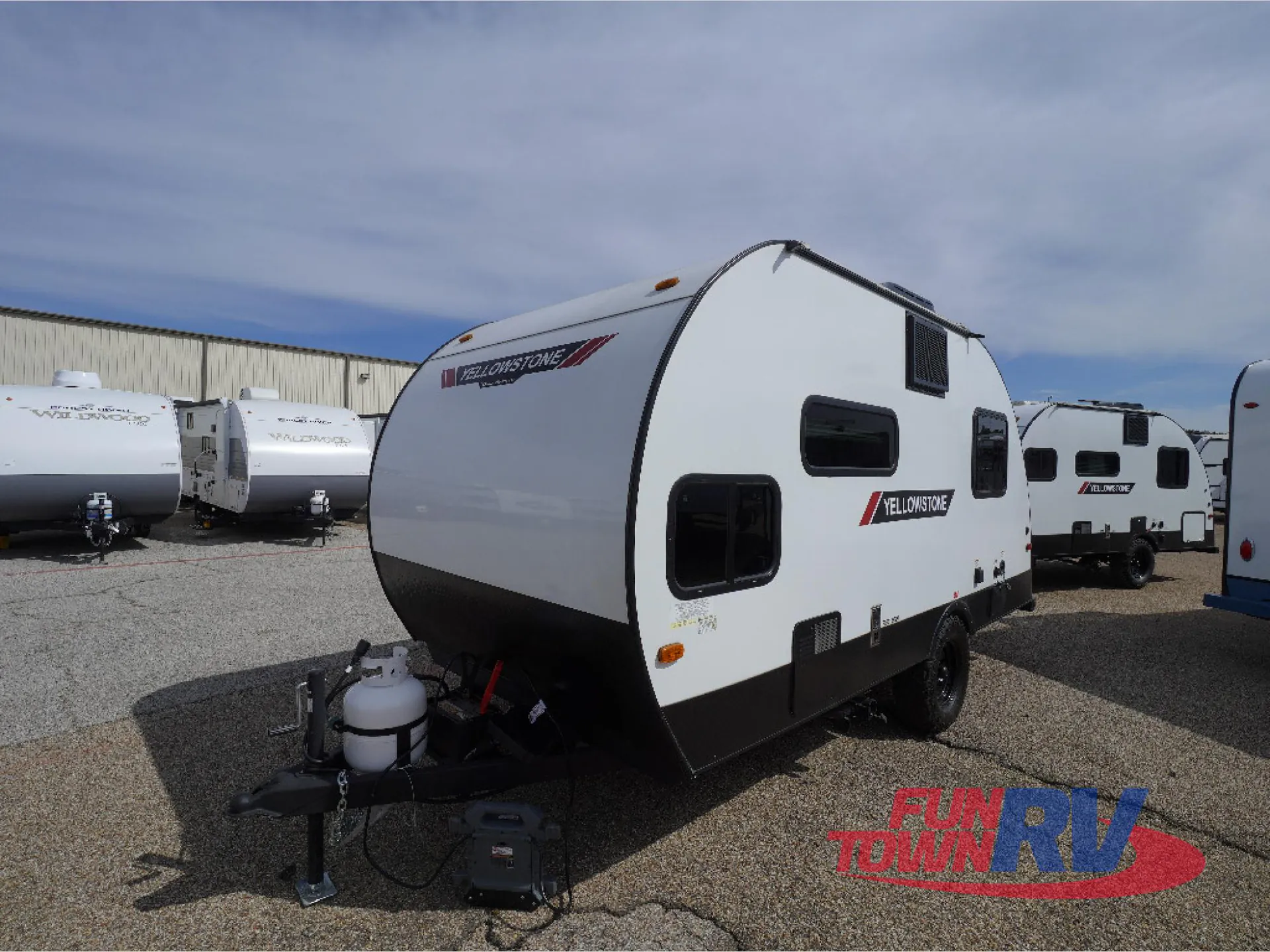 2025 Gulf Stream Yellowstone Trail Edition 140BH - Photo 3