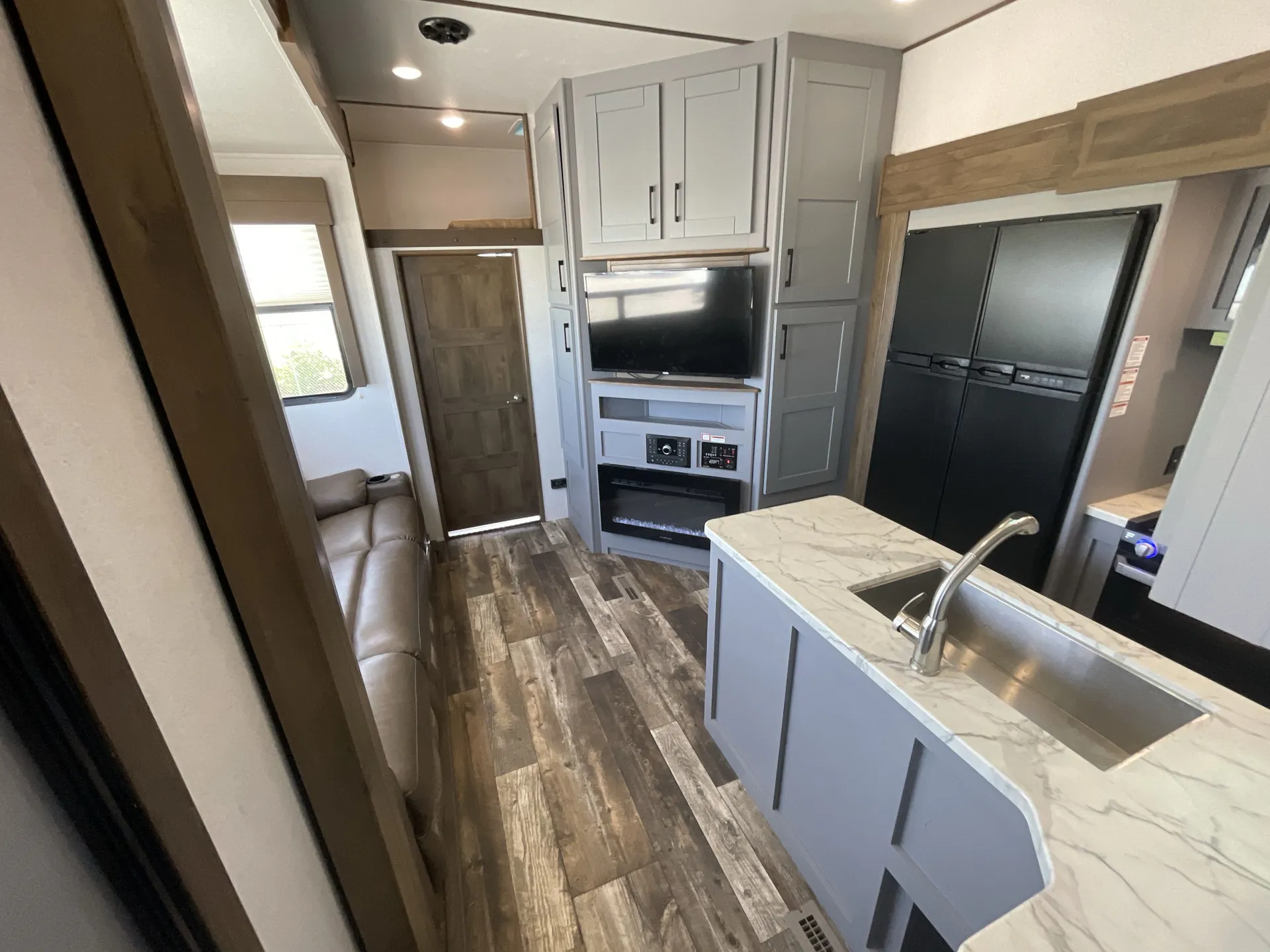 2020 Keystone Impact 367 — living area main