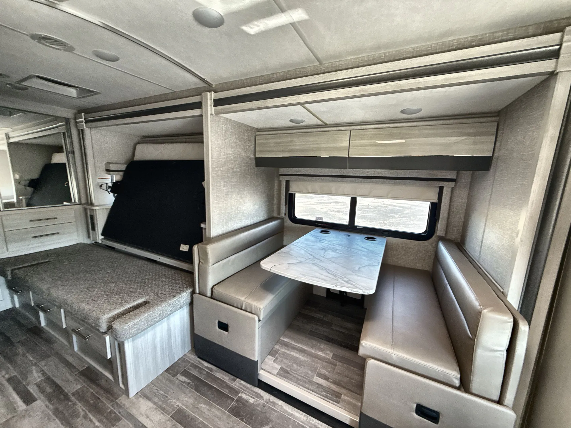 2024 Thor Motor Coach Gemini 23TW — living area main