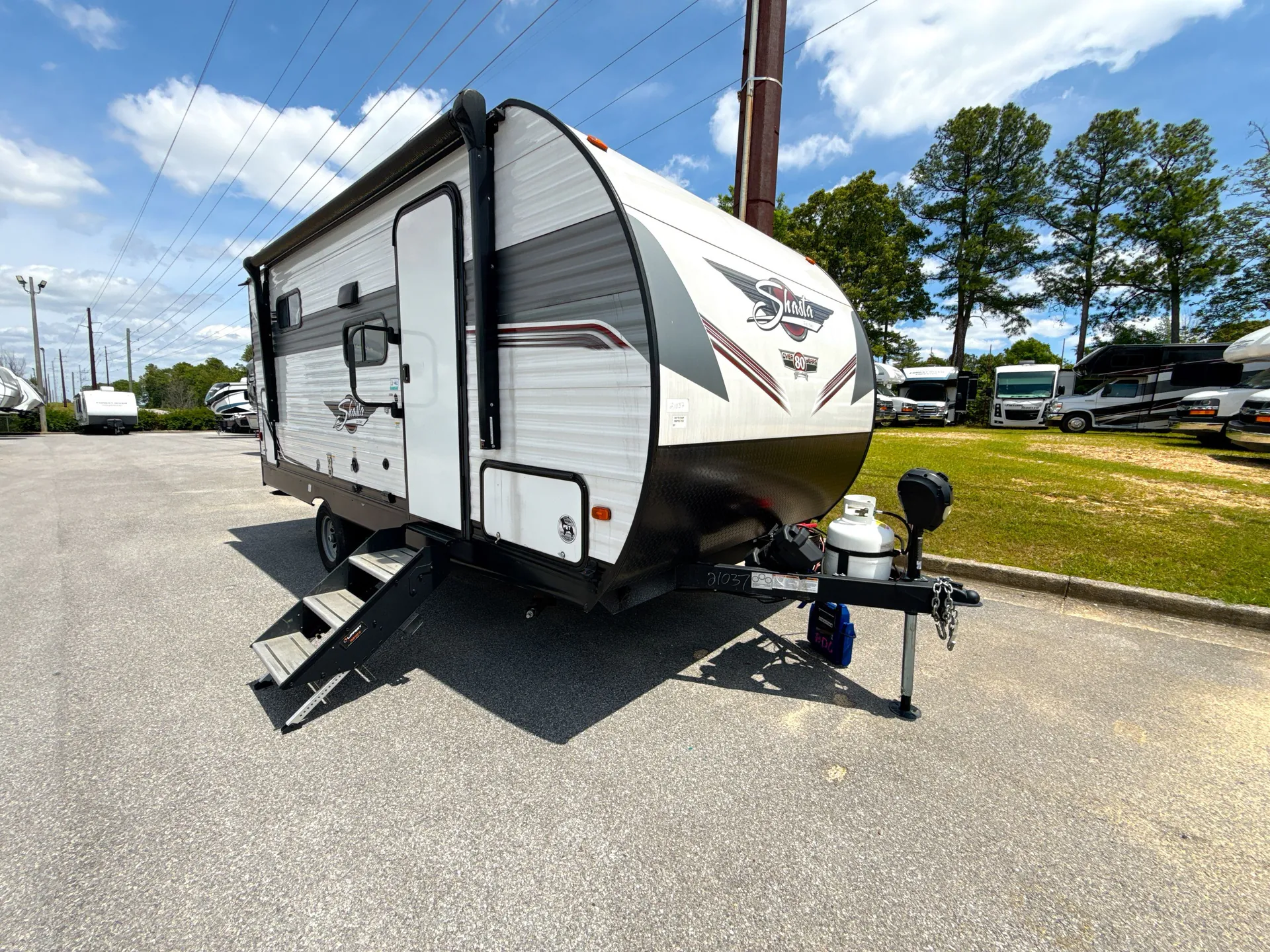 2023 Shasta Oasis 18BH - Photo 2