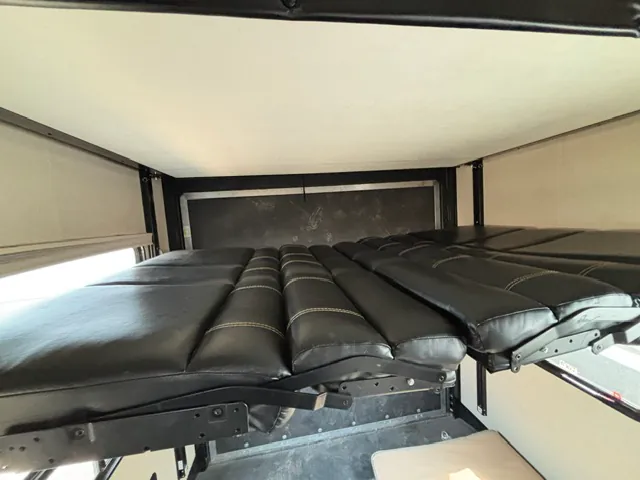 2018 Dutchmen Voltage Triton 3551, Photos photo 25
