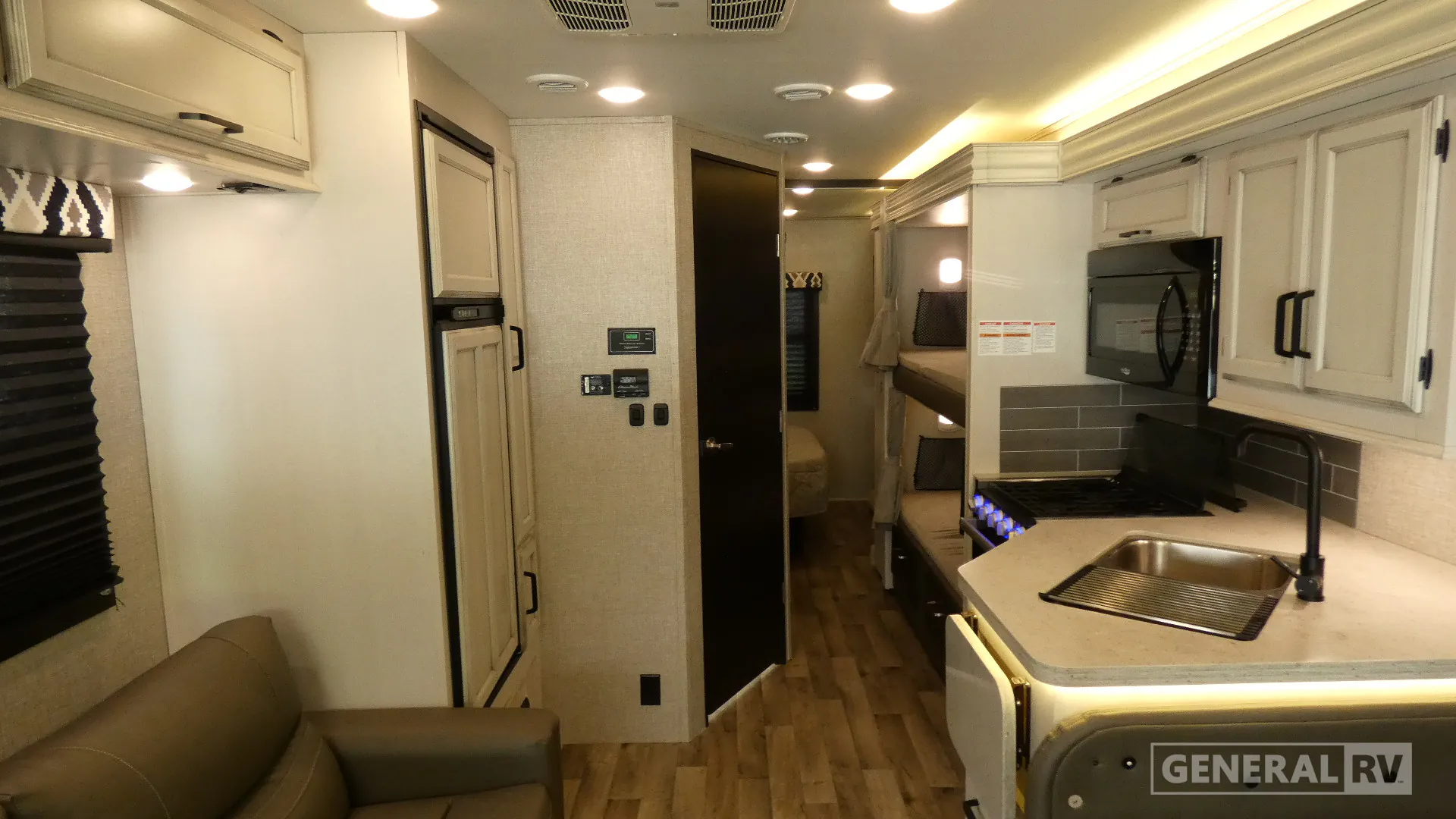 2022 Entegra Coach Odyssey 31F - Photo 3