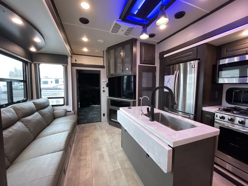 2021 Grand Design Momentum 381M, Photos photo 6
