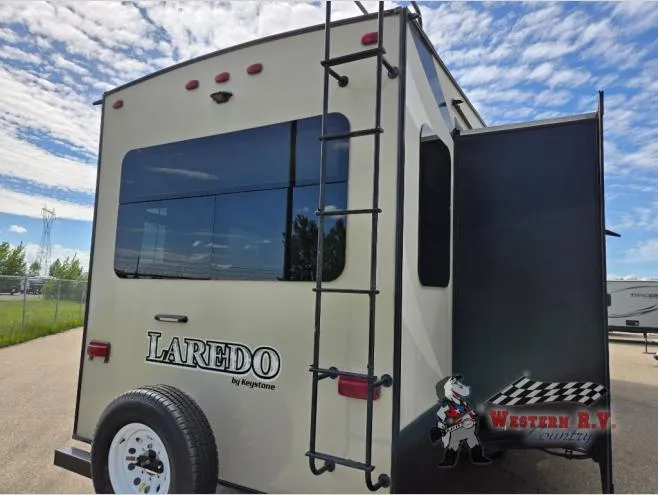 2017 Keystone Laredo 325RL - Photo 4