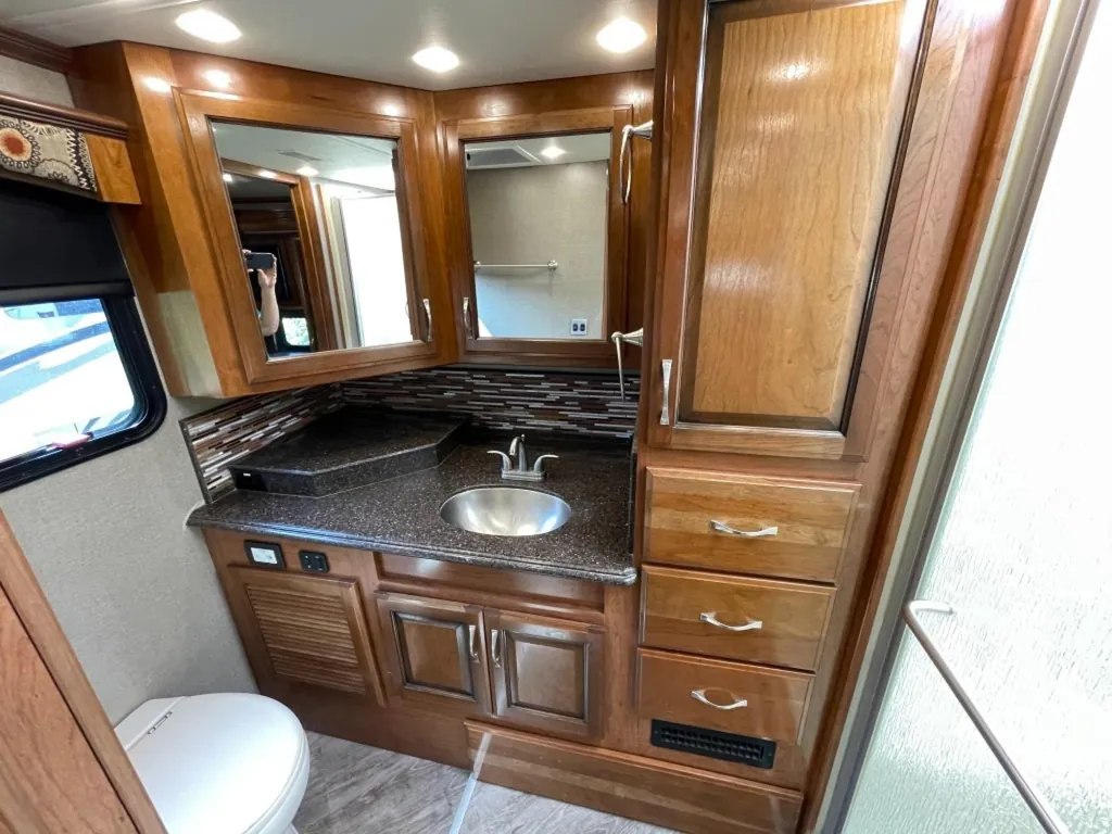 2018 Fleetwood Pace Arrow LXE 38K, Photos photo 26