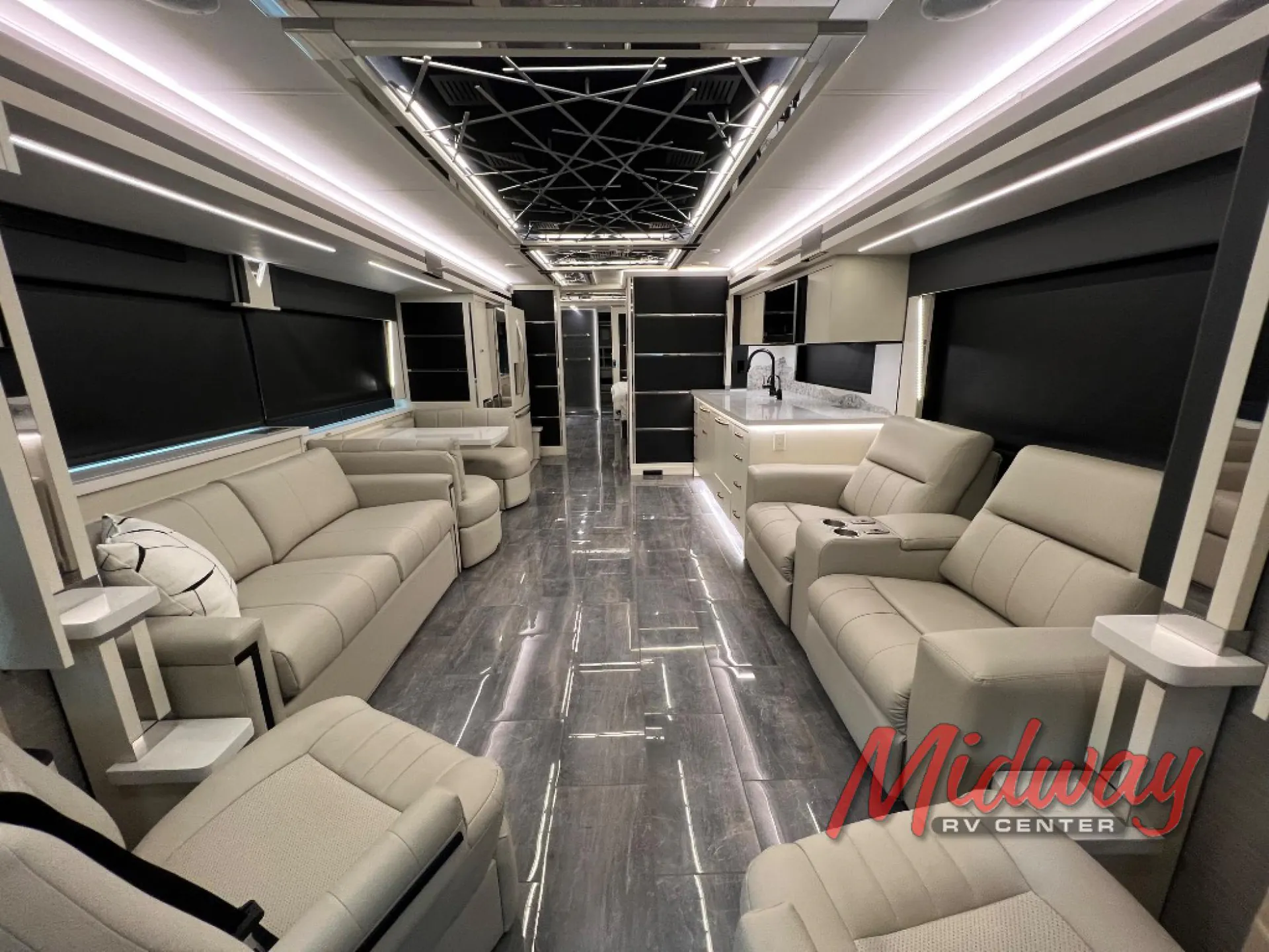 2025 Tiffin Zephyr 45 PZ - Photo 4