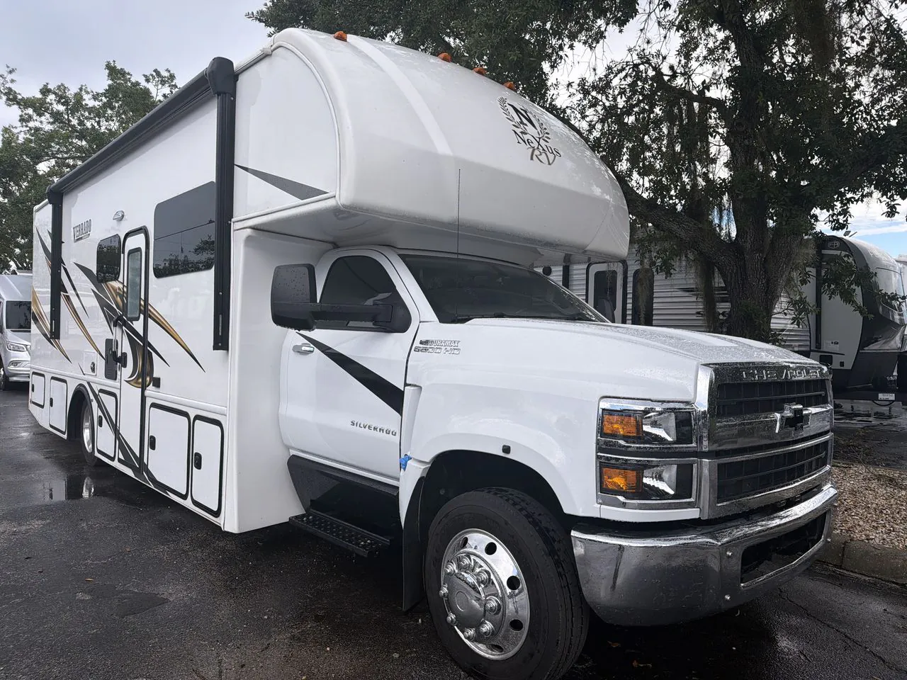 2023 Nexus Verrado 32S - Photo 2