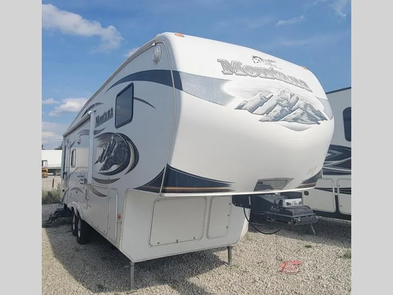 2010 Keystone RV Montana 2955RL - Photo 3
