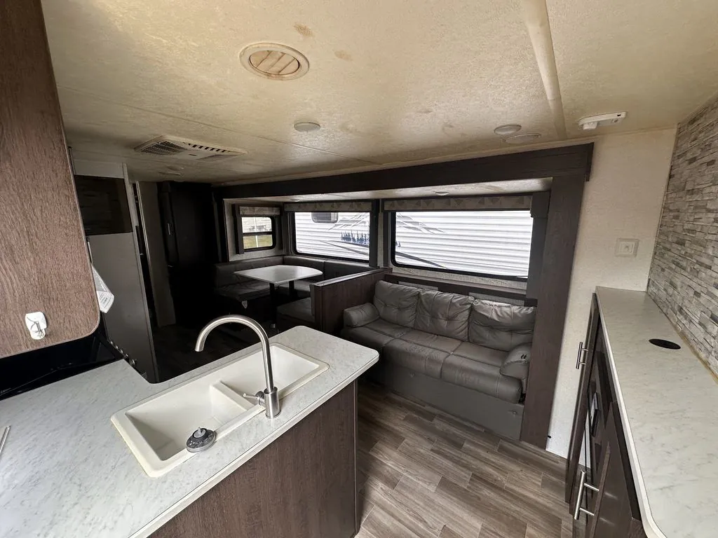 2019 Forest River Salem Cruise Lite 273QBXL - Photo 4