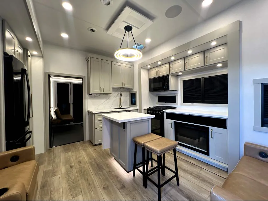 2026 Brinkley Model G 3520, Photos photo 5