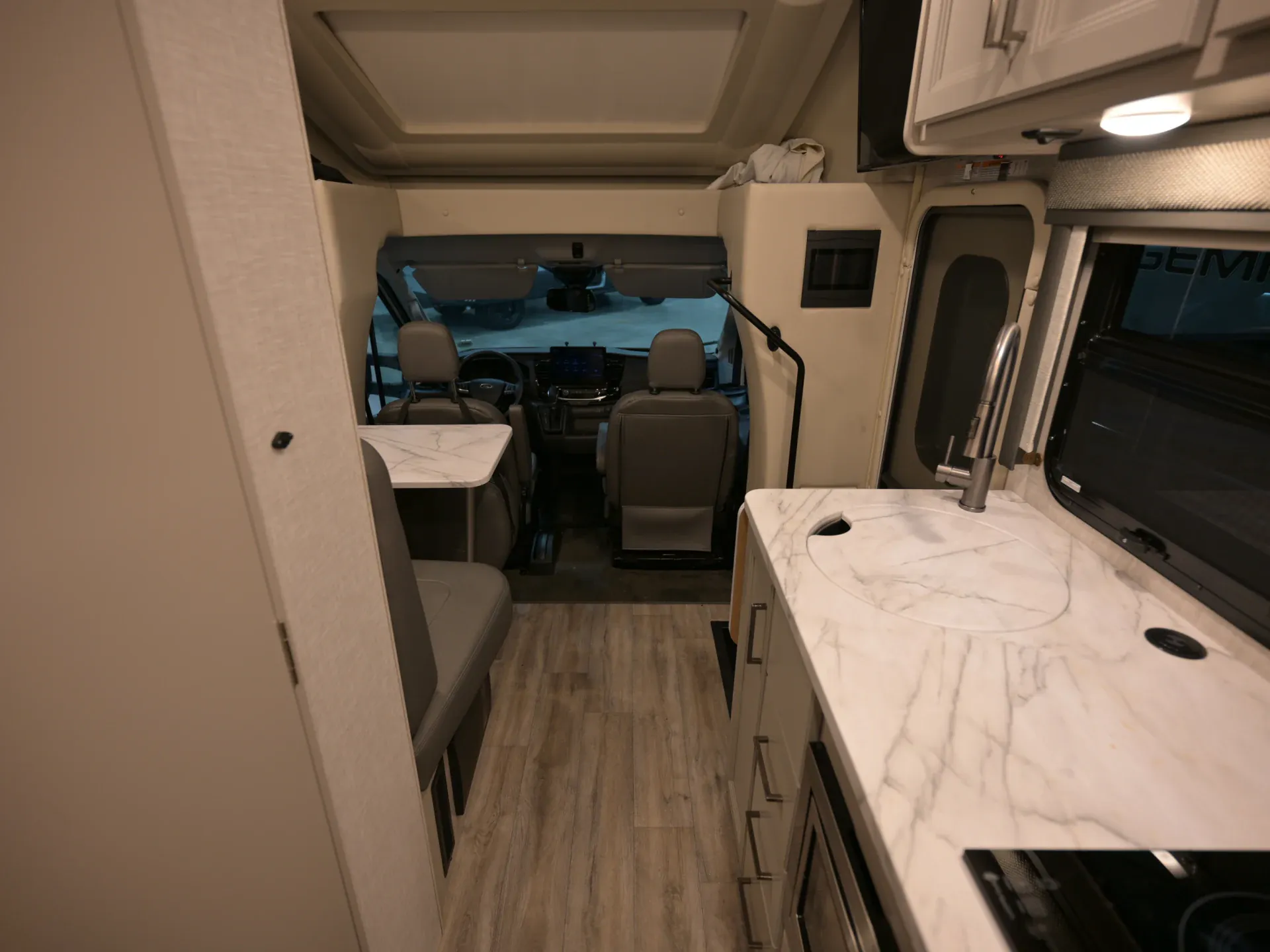 2025 Thor Motor Coach Gemini AWD 22MT - Photo 4