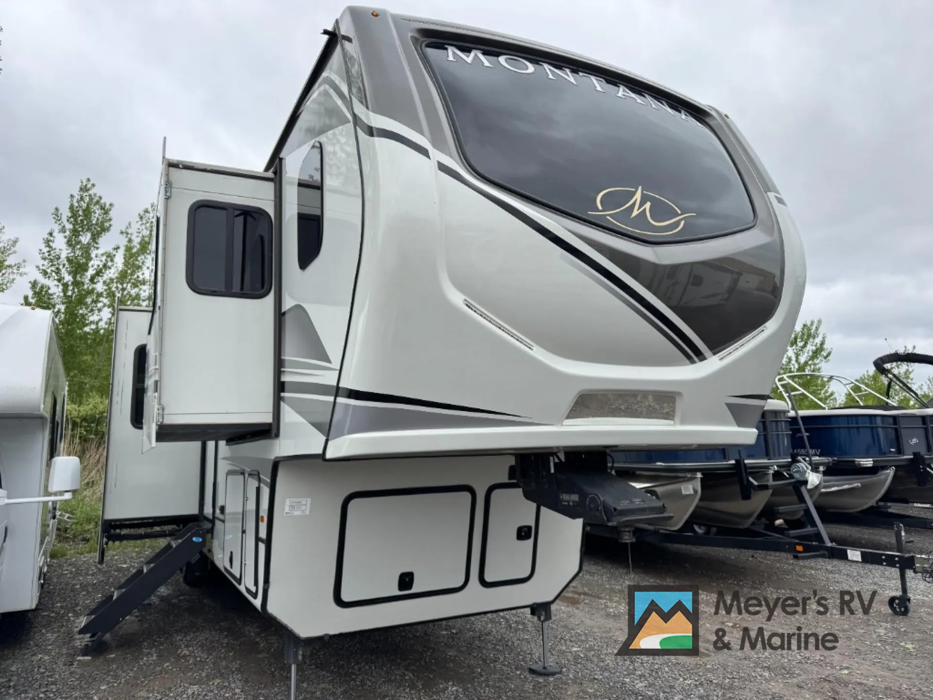 2024 Keystone Montana 3941FO - Photo 2