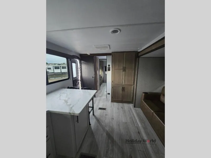 2025 Keystone Springdale East 241FK - Photo 4