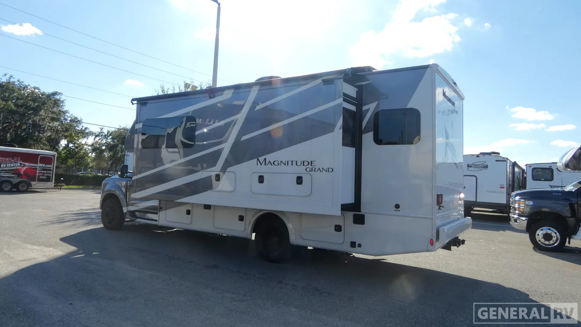 2026 Thor Motor Coach Magnitude Grand S29 - Photo 4