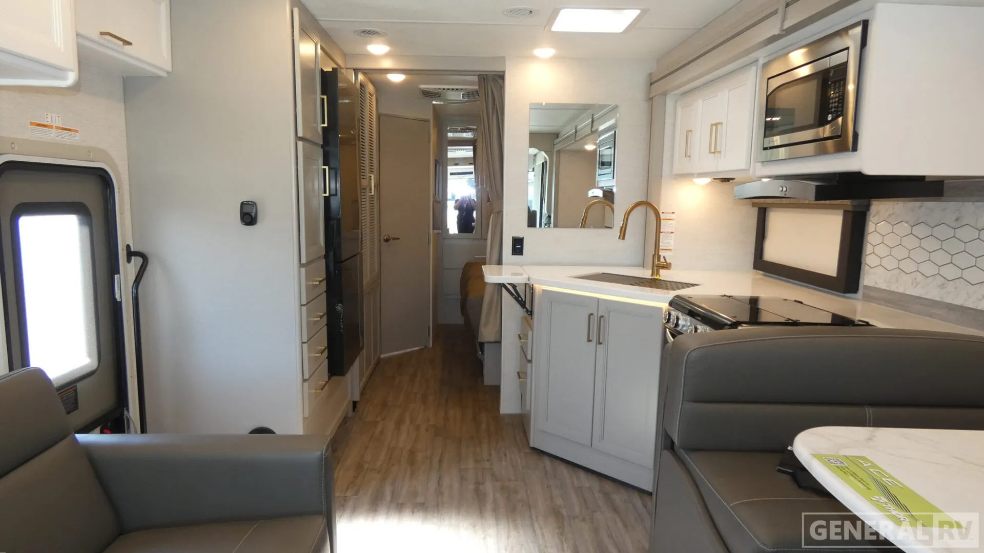 2026 Thor Motor Coach ACE 29G - Photo 3