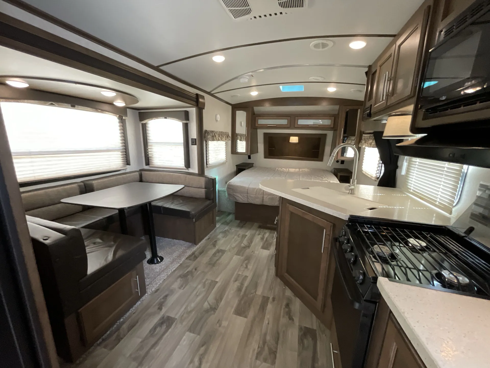 2018 Keystone Cougar Half-Ton 22RBS — living area main