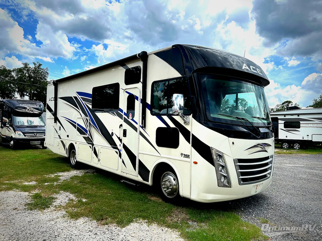 2022 Thor Motor Coach A.C.E 29.5 - Photo 2