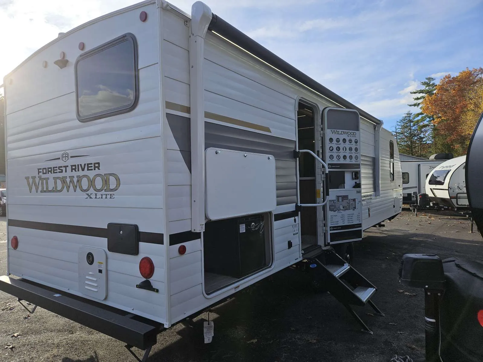 2026 Forest River Wildwood X-Lite 26ICE — Photo 6